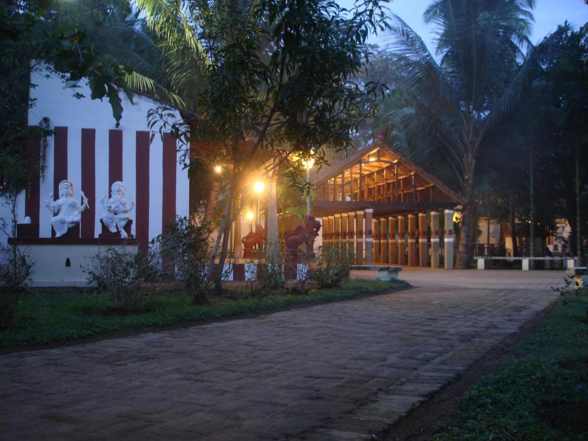 Indeco Hotels Swamimalai Kumbakonam Εξωτερικό φωτογραφία
